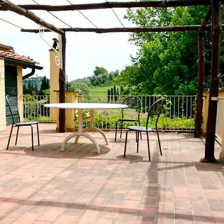 Podere Bucine Farma Lari