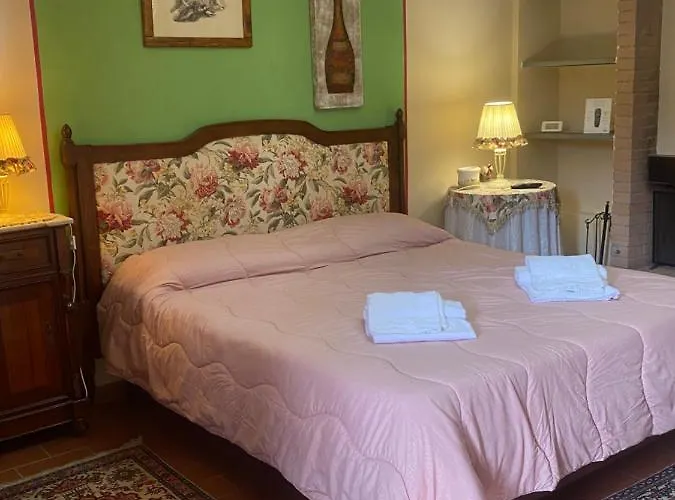 Podere Bucine مزرعة للإقامة *