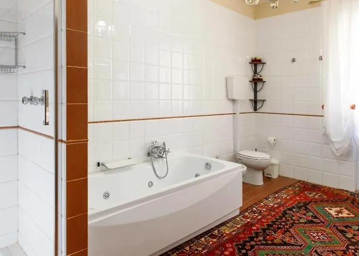 مزرعة للإقامة Podere Bucine *