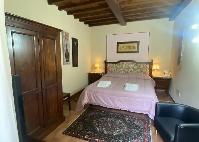 Podere Bucine مزرعة للإقامة